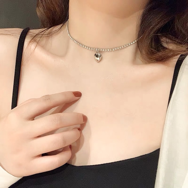 Kalung Rantai Klavikula Desain Hati Gaya Korea Untuk Wanita
