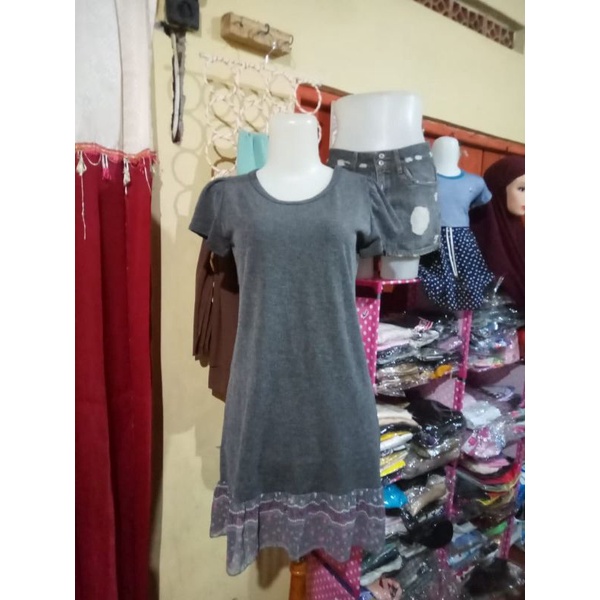 Dress abu rempel bawah