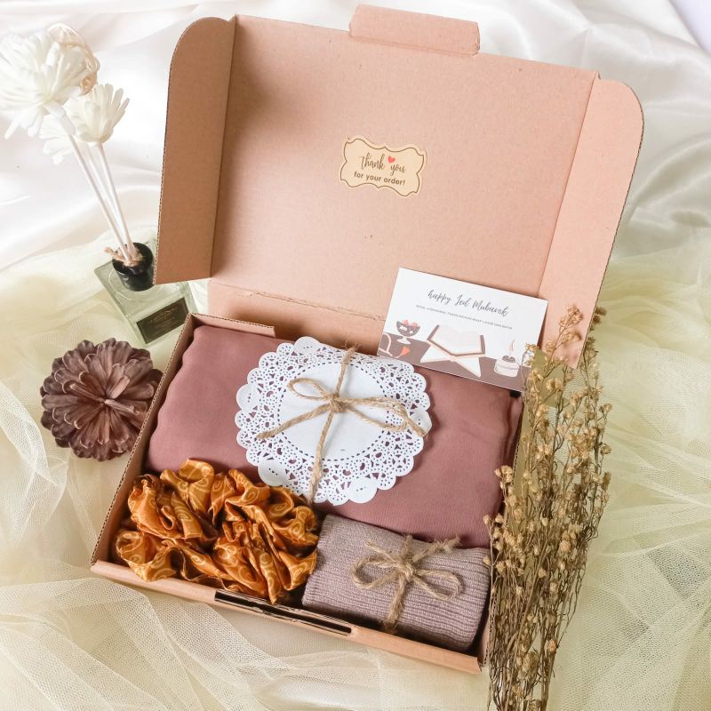 

Hampers Hijab Kado Ulang Tahun Cewek / Gift Box Cewek Murah