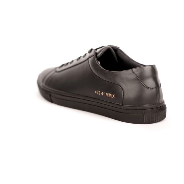 Sepatu black Gio Cardin