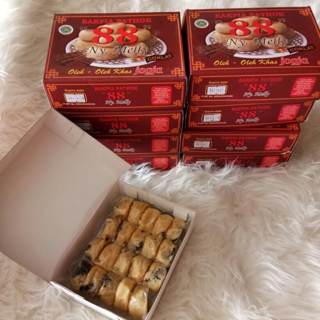 

Bakpia 88 Coklat