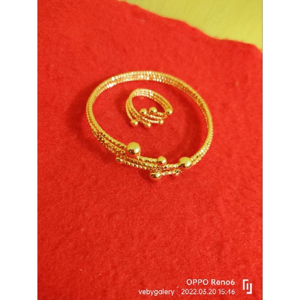 satu set gelang cincin lapis emas bisa di besar kecilkan imitasi replika emas24k