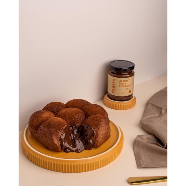 

MadMILK x MELTS Almost Dark Chocolate Milkbuns