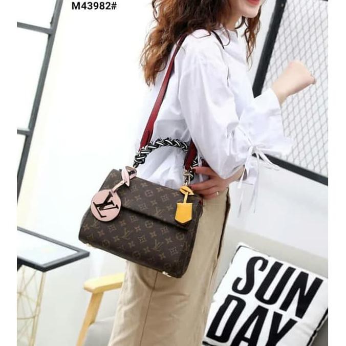 Barang Berkualitas SALE  LV Cluny Top Handle M43982| Tas Wanita Cantik | Tas Import Mura ON SALE