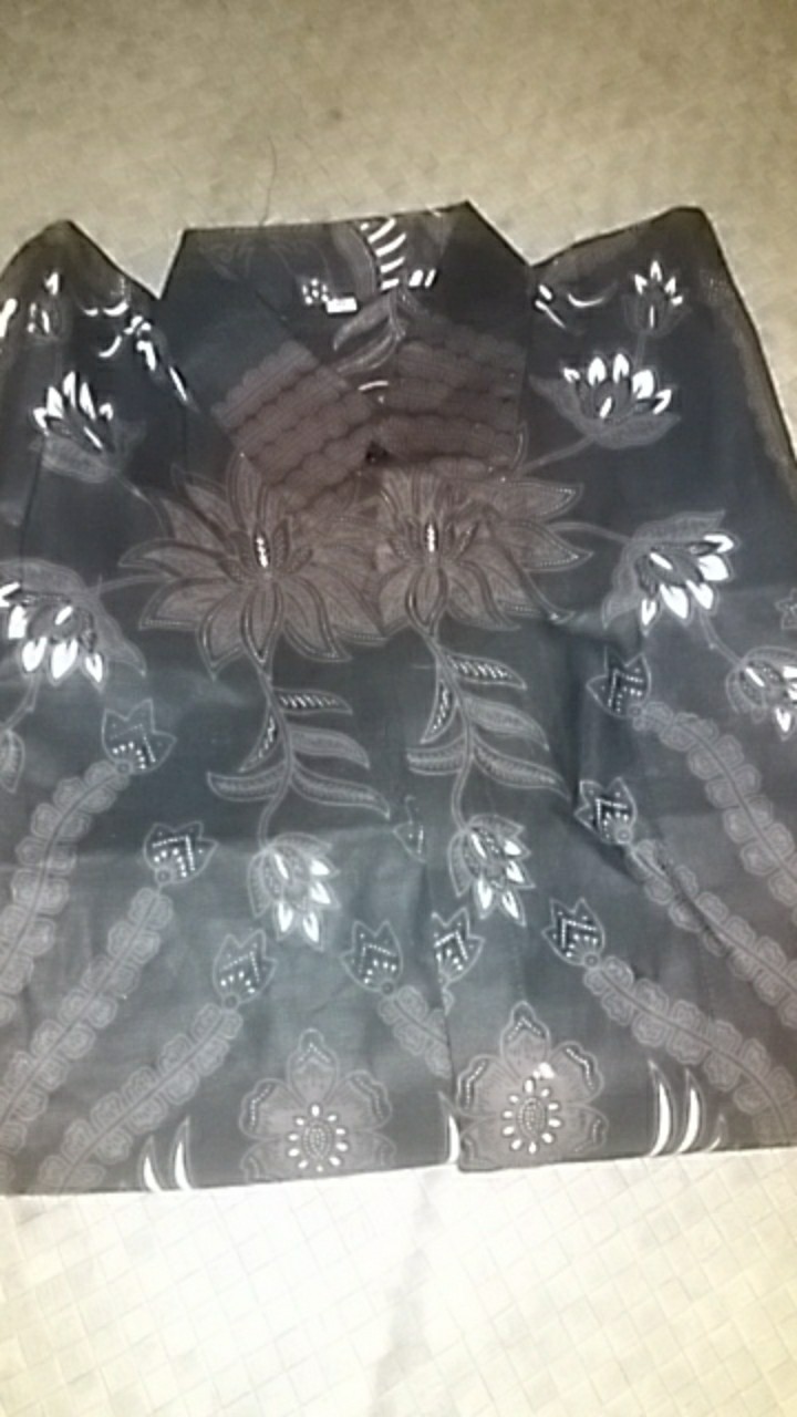 Batik Couple Keluarga • Batik Couple Keluarga Sania Ruffle Ori Ndoro Jowi Motif Dimensi Abu