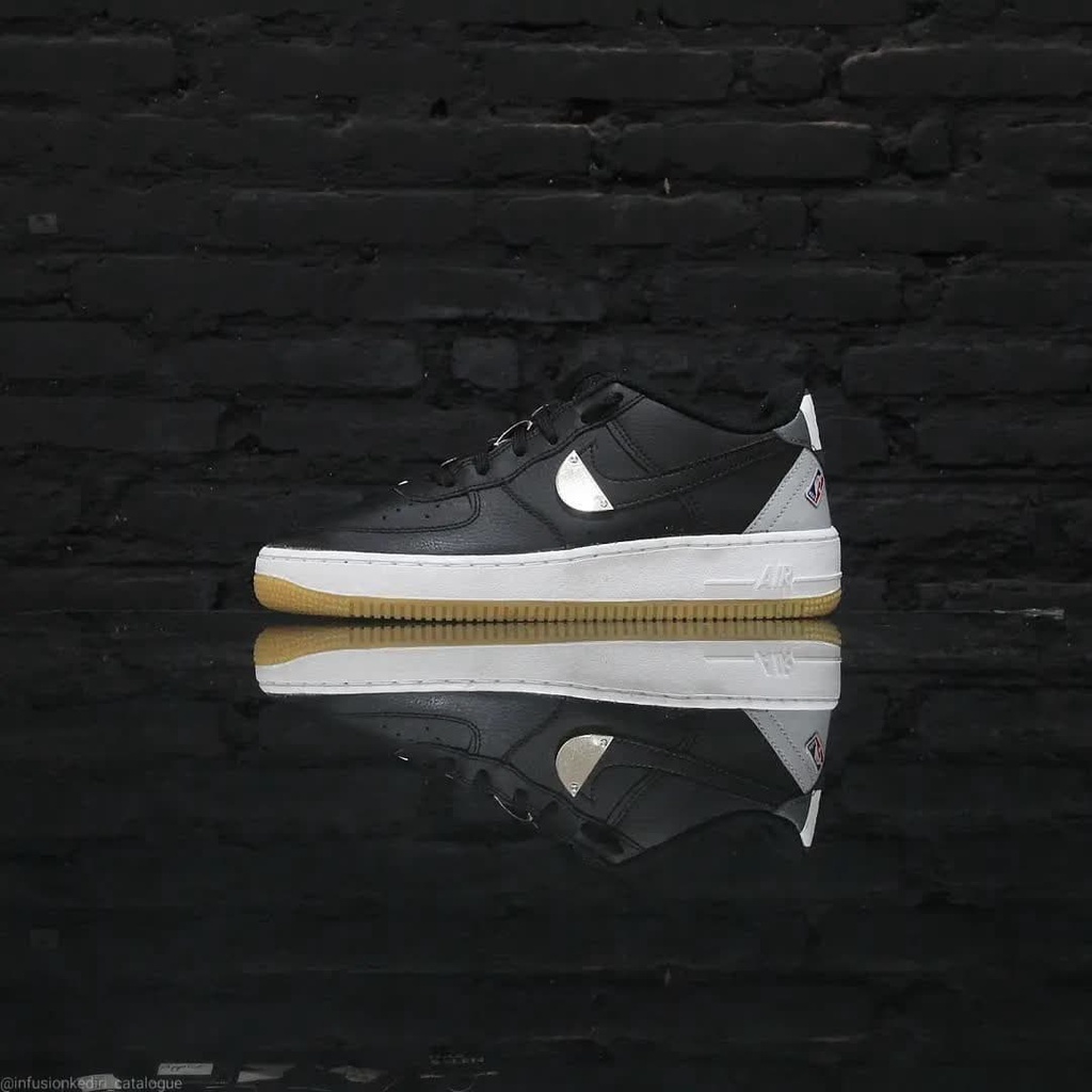 NIKE AIR FORCE 1 NBA