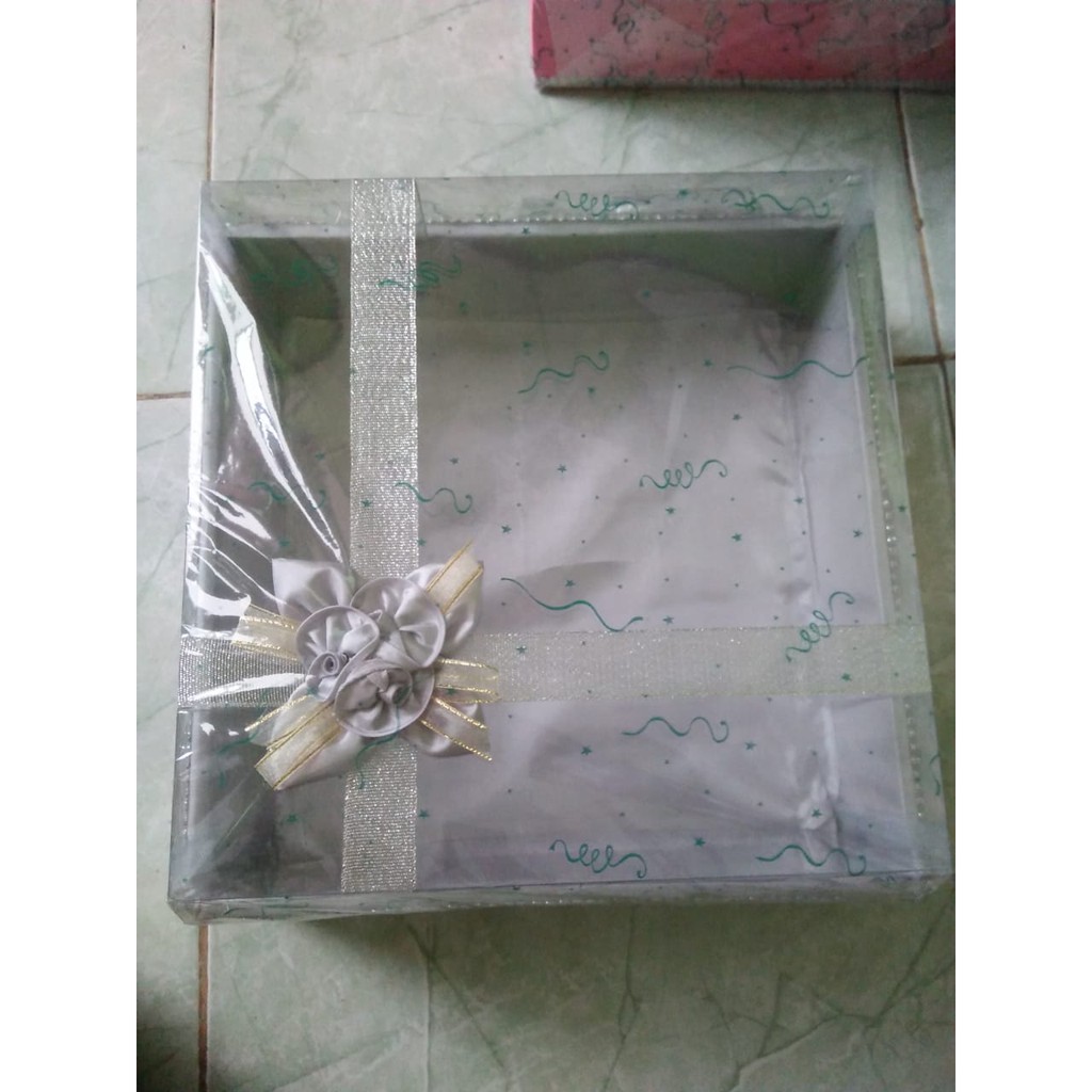 Box Kotak Hantaran Kue Lamaran / Kotak Seserahan Kue Lamaran Motif Bunga dan Motif Pita 30 CM