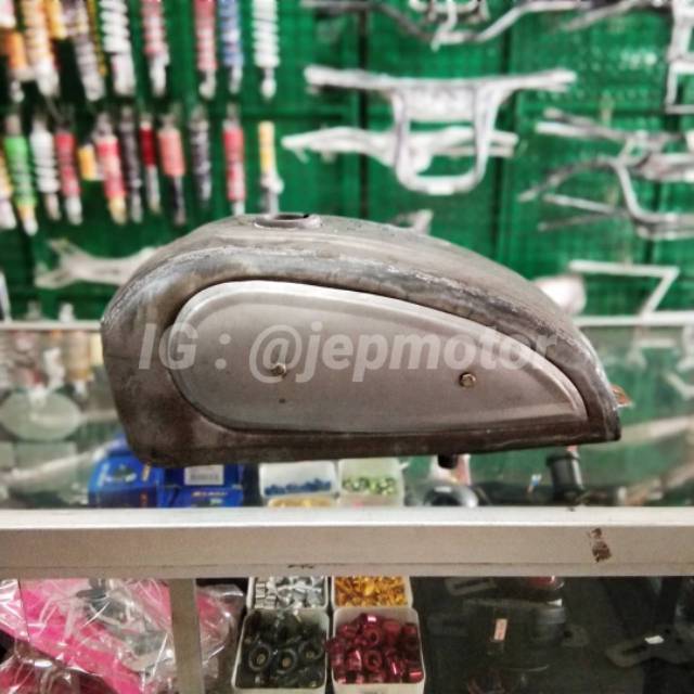 TANGKI DUCATI SCRAMBLERR JAPSTYLE BAHAN MENTAH