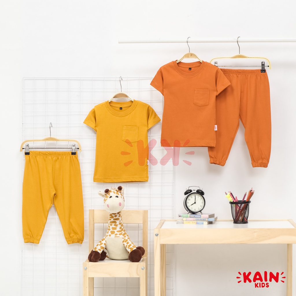 KainKids Setelan Kaos Polos Anak &amp; Celana Jogger 1-7Y | Set Pocket Tee Jogger Pants PK SJ01