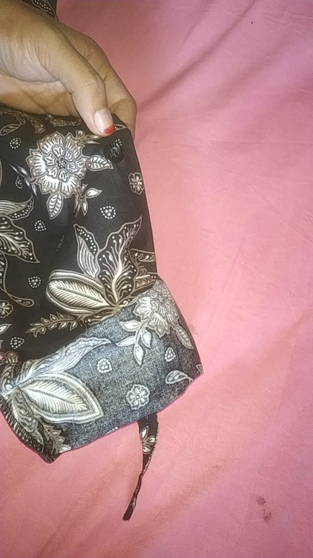 Kemeja Batik Anak Warna Dasar Hitam Motif Semu Ungu