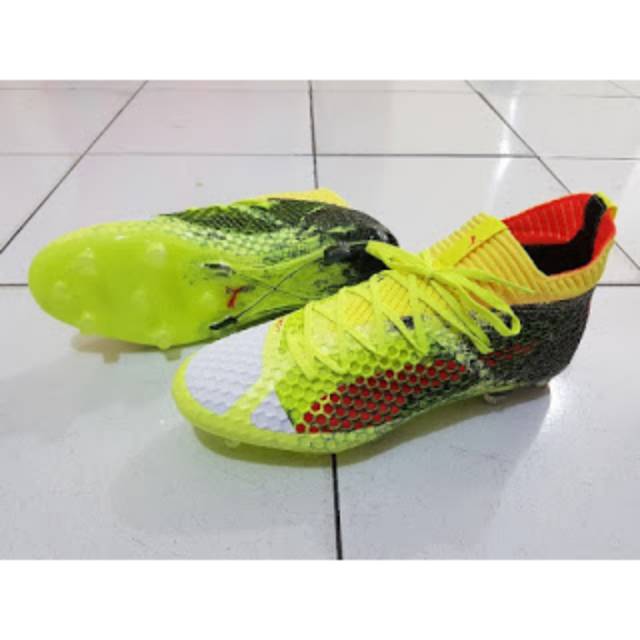 Soccer Puma Future 19.1 Netfit FG - Yellow Fizzy
Ukuran 39, 40, 41, 42, 43