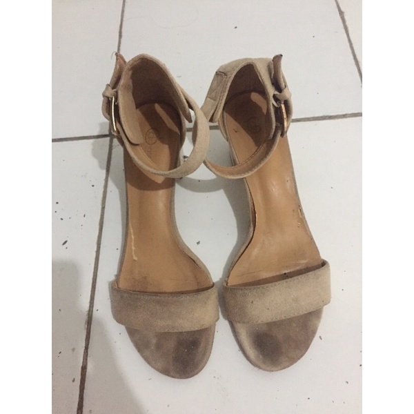 preloved defect heels donatelo