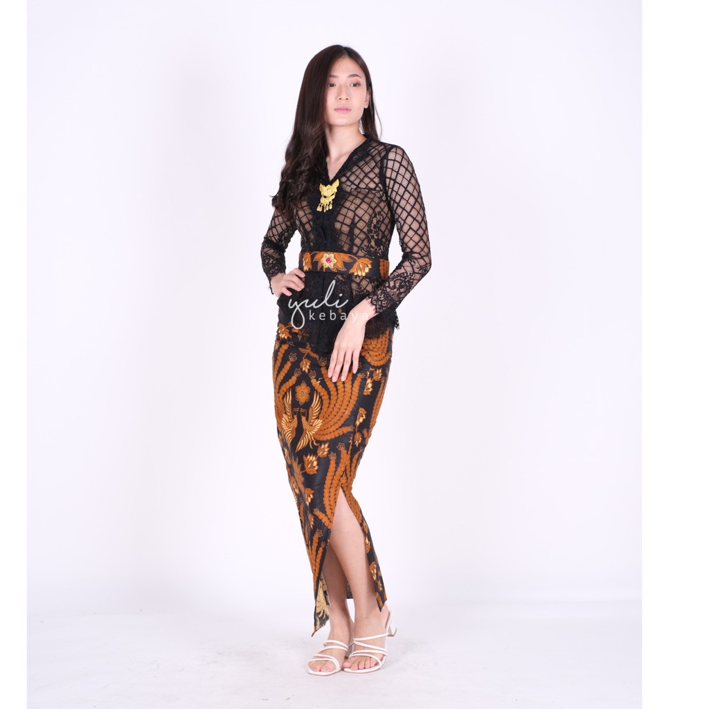 Setelan Kebaya Bali jadi Hitam Kartini lengan panjang | Rok Span Batik