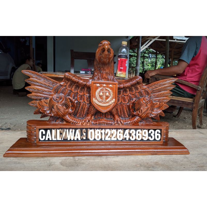 

Papan Nama Meja Ukiran