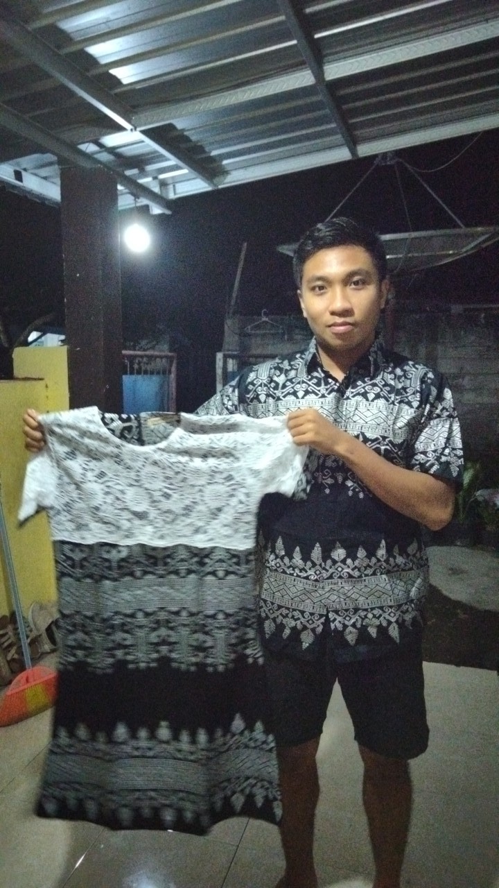 Hem Batik Pria Anjani Silver - Golden