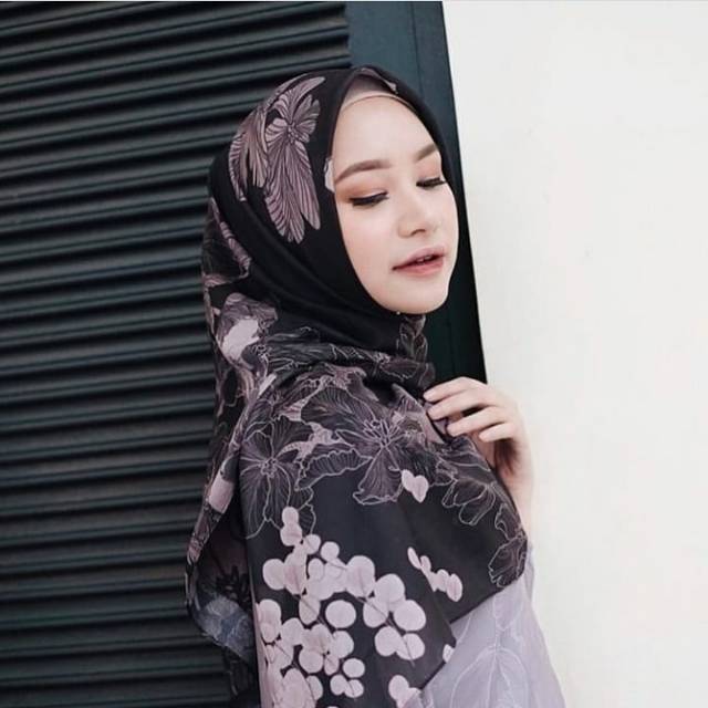 Preloved winter scarf vanilla hijab