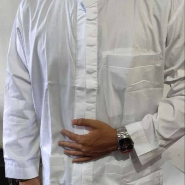 Koko Putih Dalwa kain motif garis