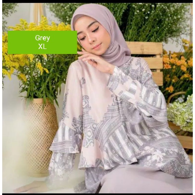 Jeumpa Blouse Grey XL by wearingklamby