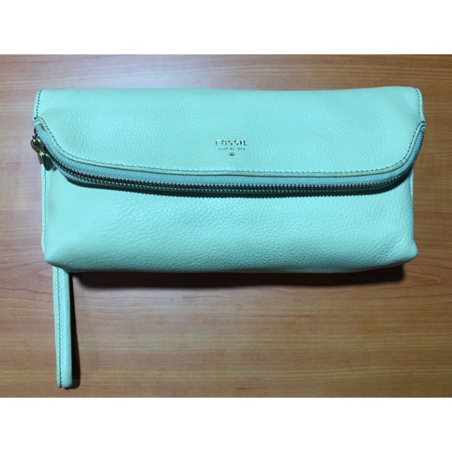 Preloved - FOSSIL 100% Original Light Green Genuine Leather Clutch