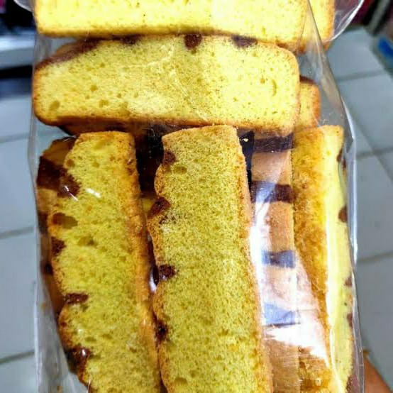 

Bolu Kering Marmer 100 Bolu Kering Jadul Kue Kering Cemilan Snack Makanan Ringan Terlaris Termurah C