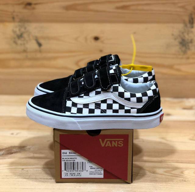 vans old skool checkerboard velcro