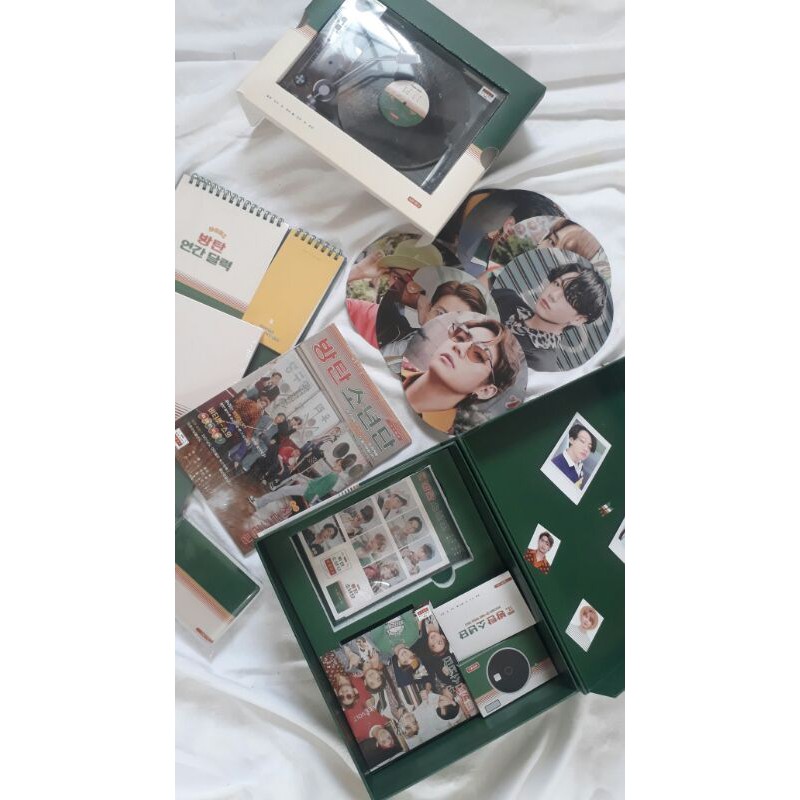 [READY STOCK] PELUNASAN & SHARING SG 21 SEASON GREETINGS 2021 BTS 4X6 RANDOM PHOTO TAEHYUNG