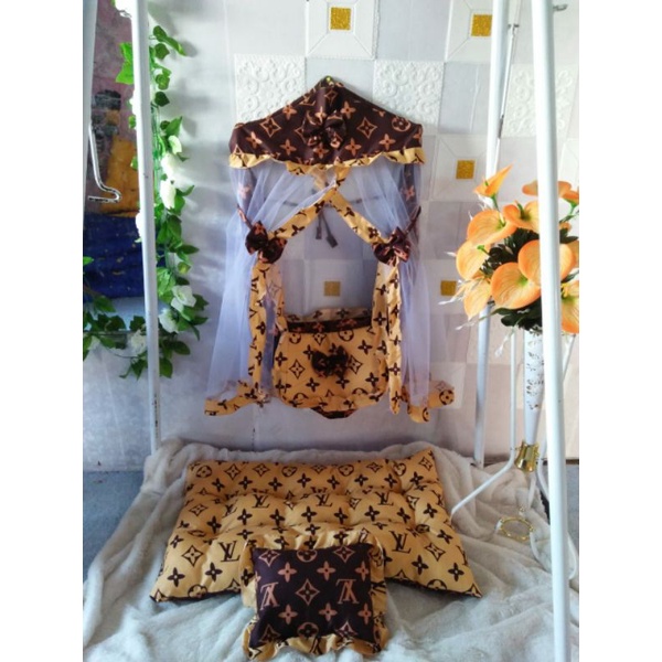 ayunan bayi set karakter