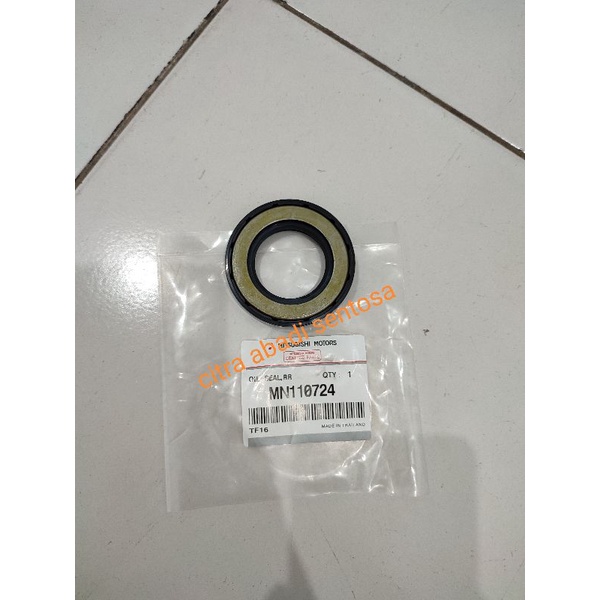 oil seal roda belakang triton dalam mn110724