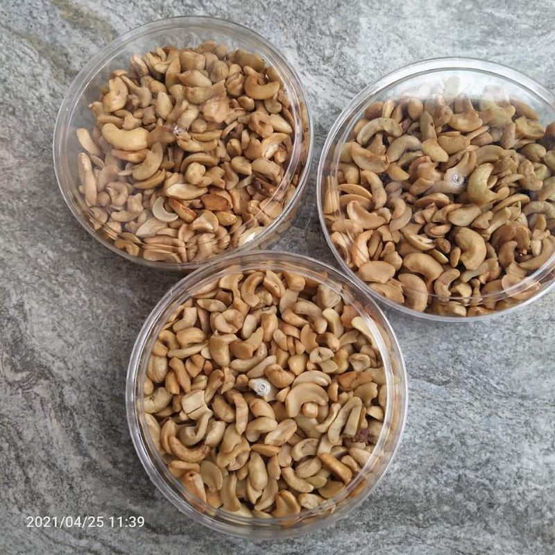 

Kacang Mede Pecahan