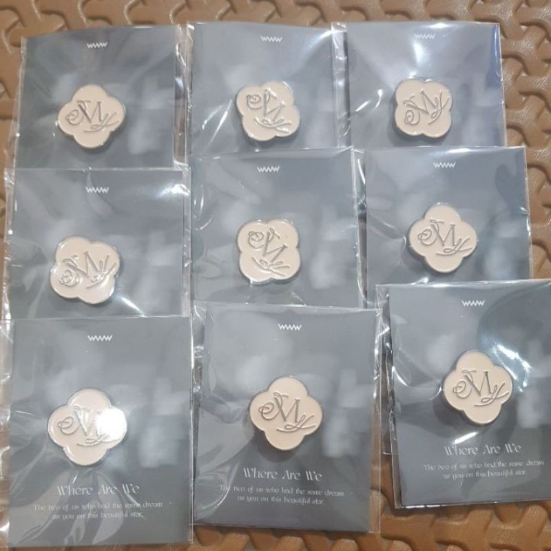 

MAMAMOO WAW BADGE (READY STOCK)