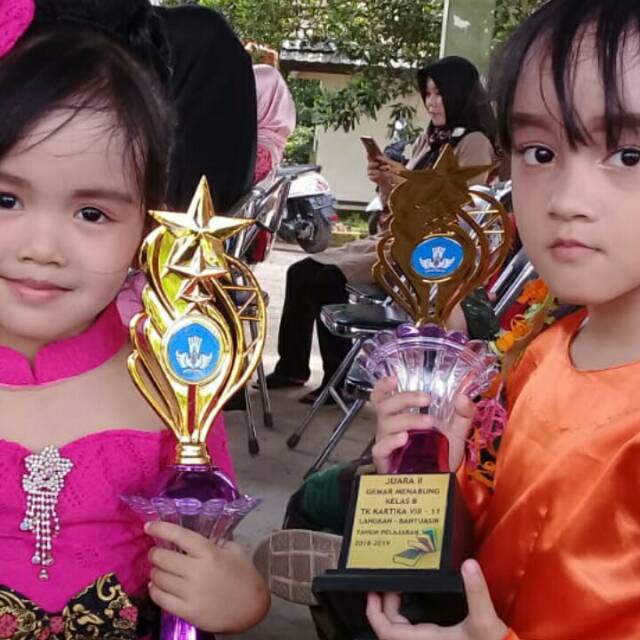 auranazhifahfauzhana