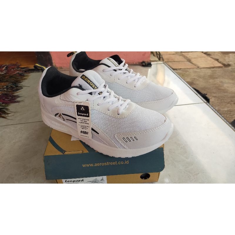 Aerostreet leopard putih