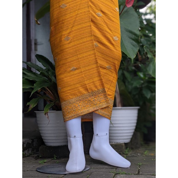 SAPUT ENDEK LURIK KUNING