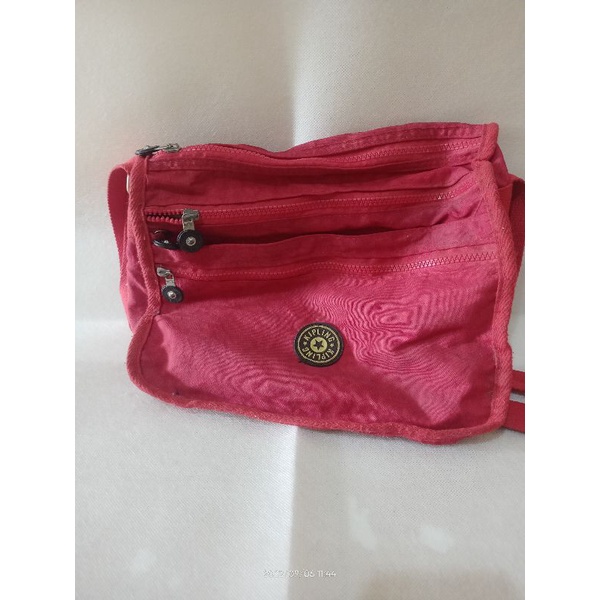 Tas wanita merah Kipling preloved