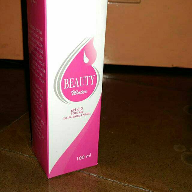 Strong acidic water and beauty water spray