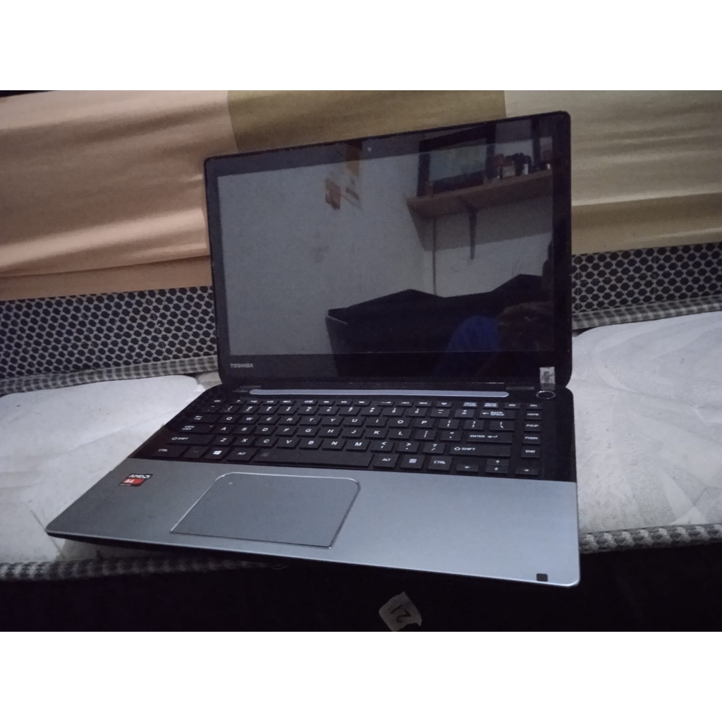 TOSHIBA S40Dt-A TOUCHSCREEN  AMD A4-5000