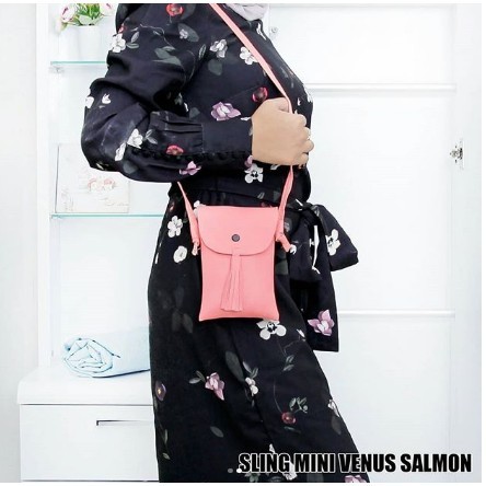 YA 408 - sling bag mini venus