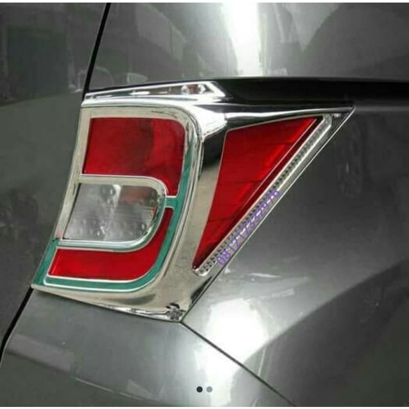 Garnish Lampu Belakang Honda Freed