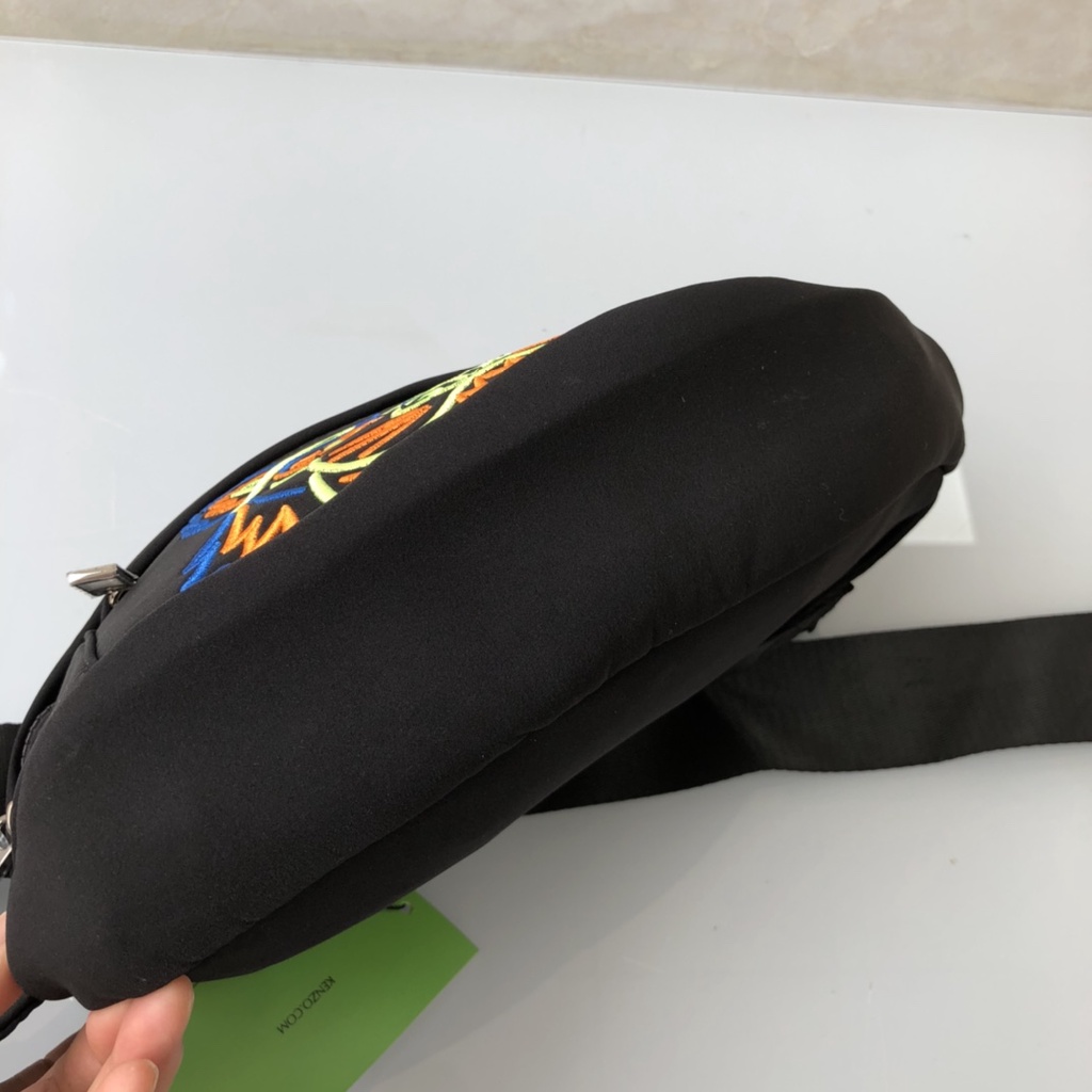 [Instant/Same Day] KZD03   K-Z ultra-light fabric for men's waist and chest bags  yaobao