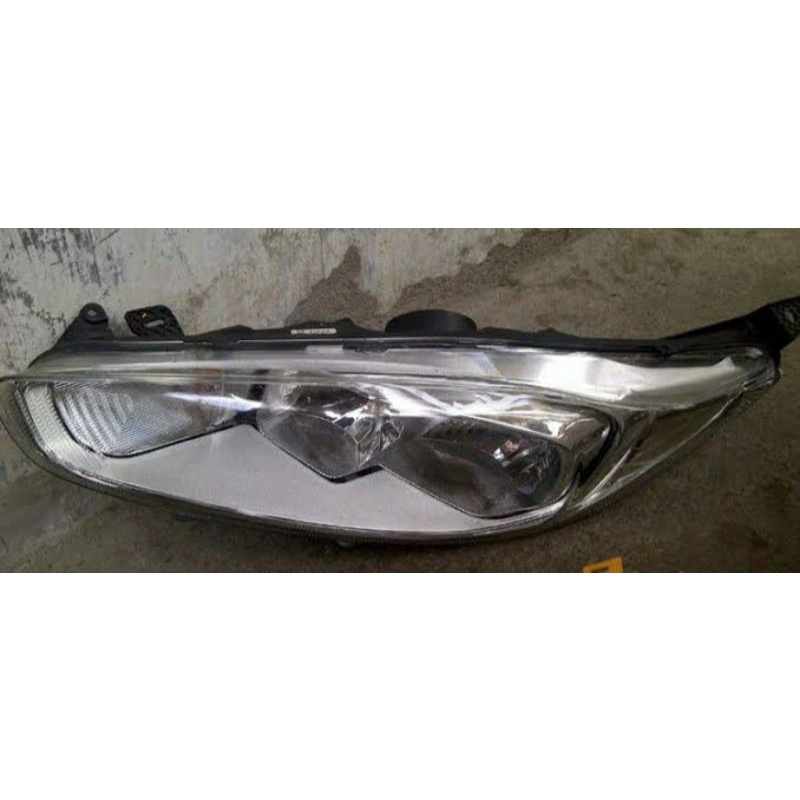 Headlamp ford fiesta 2013-2016