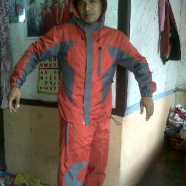 Jaket gunung anti air plus celana/s