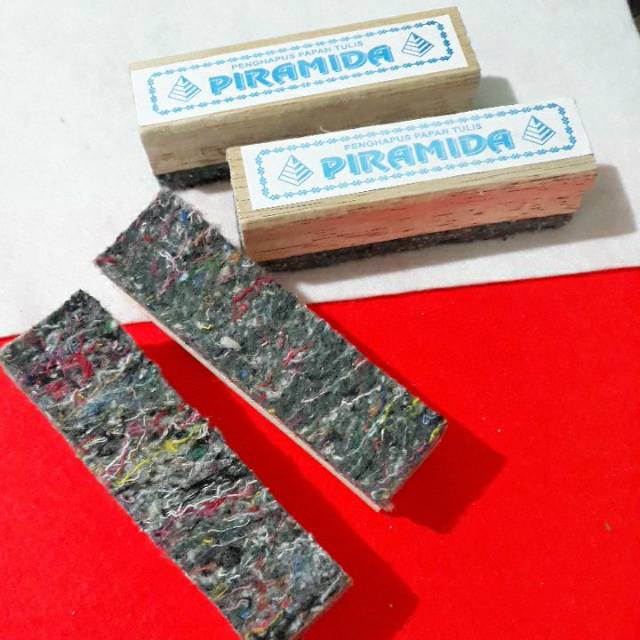 

Penghapus papan tulis model kayu 11cm x 2.5cm x 3cm ECER!!!!!!!!