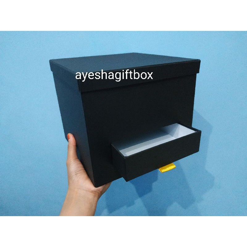 

kotak kado laci / hampers /ukuran 20x20x17