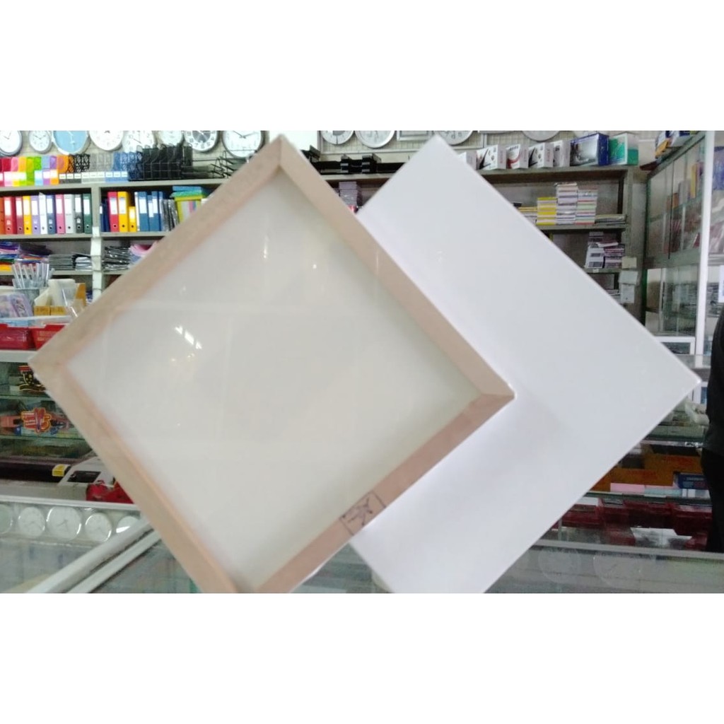 

KANVAS LUKIS EXPRESSION BINGKAI 60X70CM