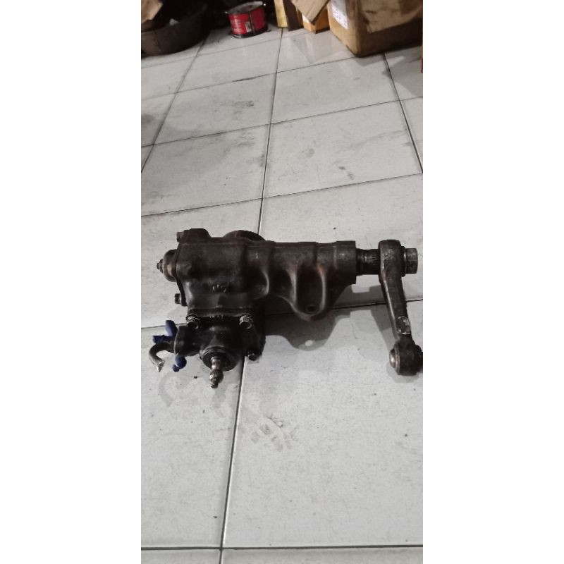 gear box power stering strada L200