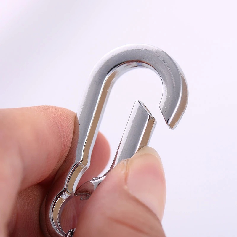 1pc Gantungan Kunci Carabiner Retractable Bahan Metal Gaya Vintage