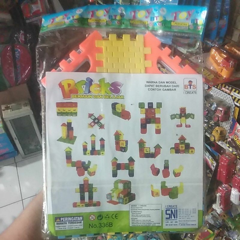 Mainan Edukatif Lego Balok Disusun Jadi Rumah dan gedung