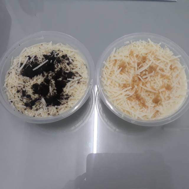 

melted cheese cake with oreo or regal