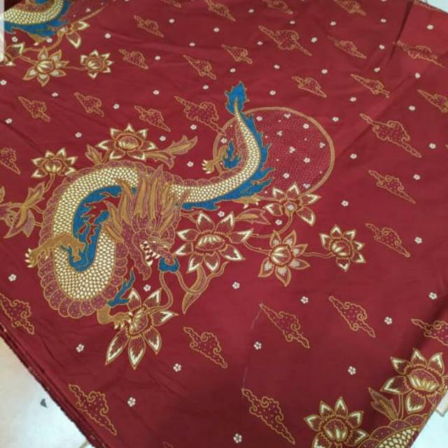 Kain batik solo motif naga mendung dasar merah