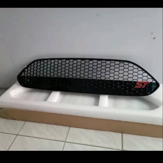 Grill Ford fiesta model st